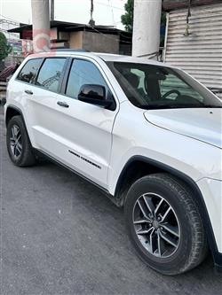 جیپ گراند شیرۆکی